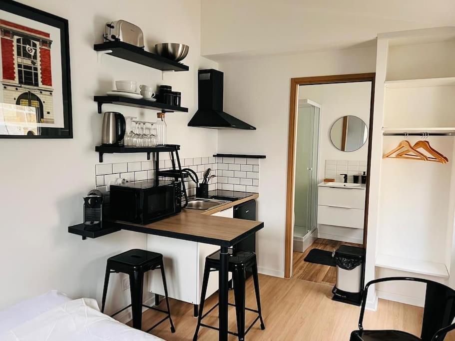 Ferienwohnung La Petite Grange - 5 Mn Gare Sncf - Wifi & Netflix Niort Exterior foto